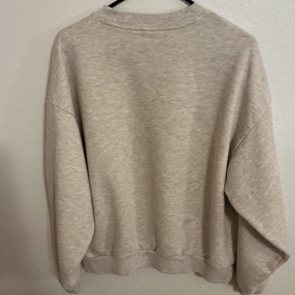 ALO Yoga Accolade Crew Neck in Oatmeal Heather - Picture 3 of 5